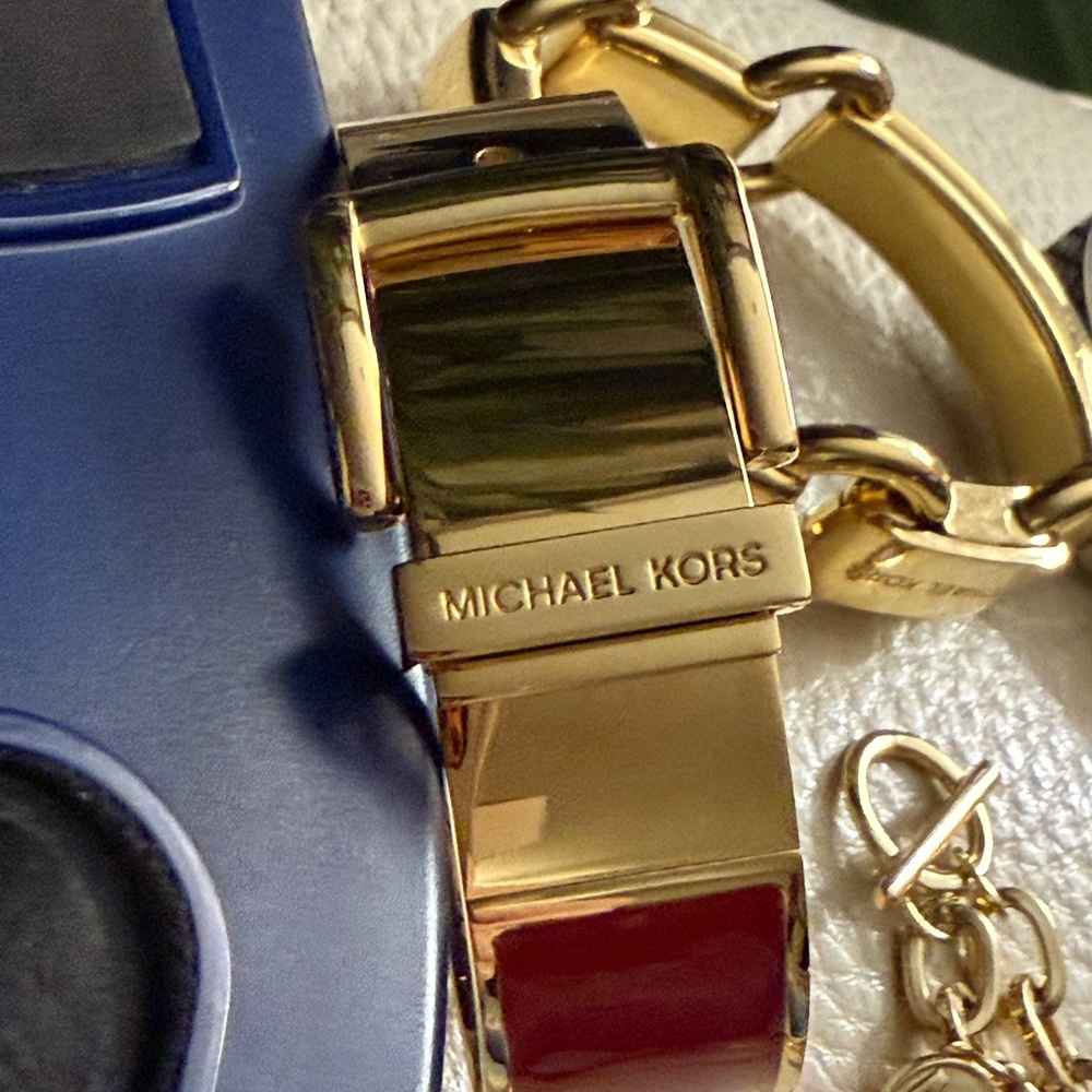 Michael Kors 5 Bangle Bracelets. - image 7